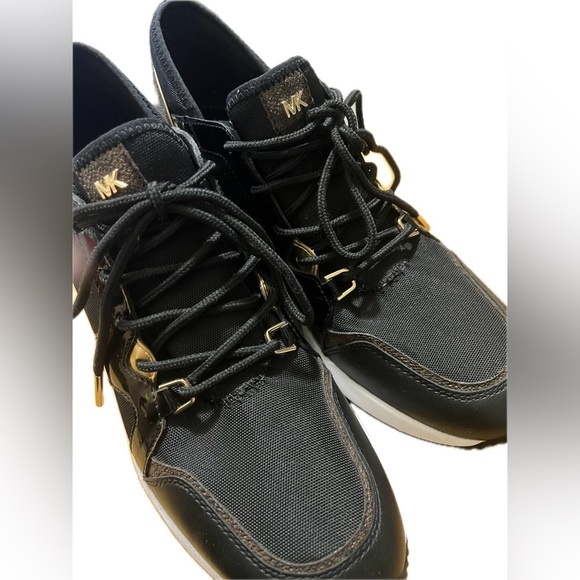 MICHAEL Michael Kors Women's Liv Trainer Logo Sneakers, 8.5M - Picture 1 of 15